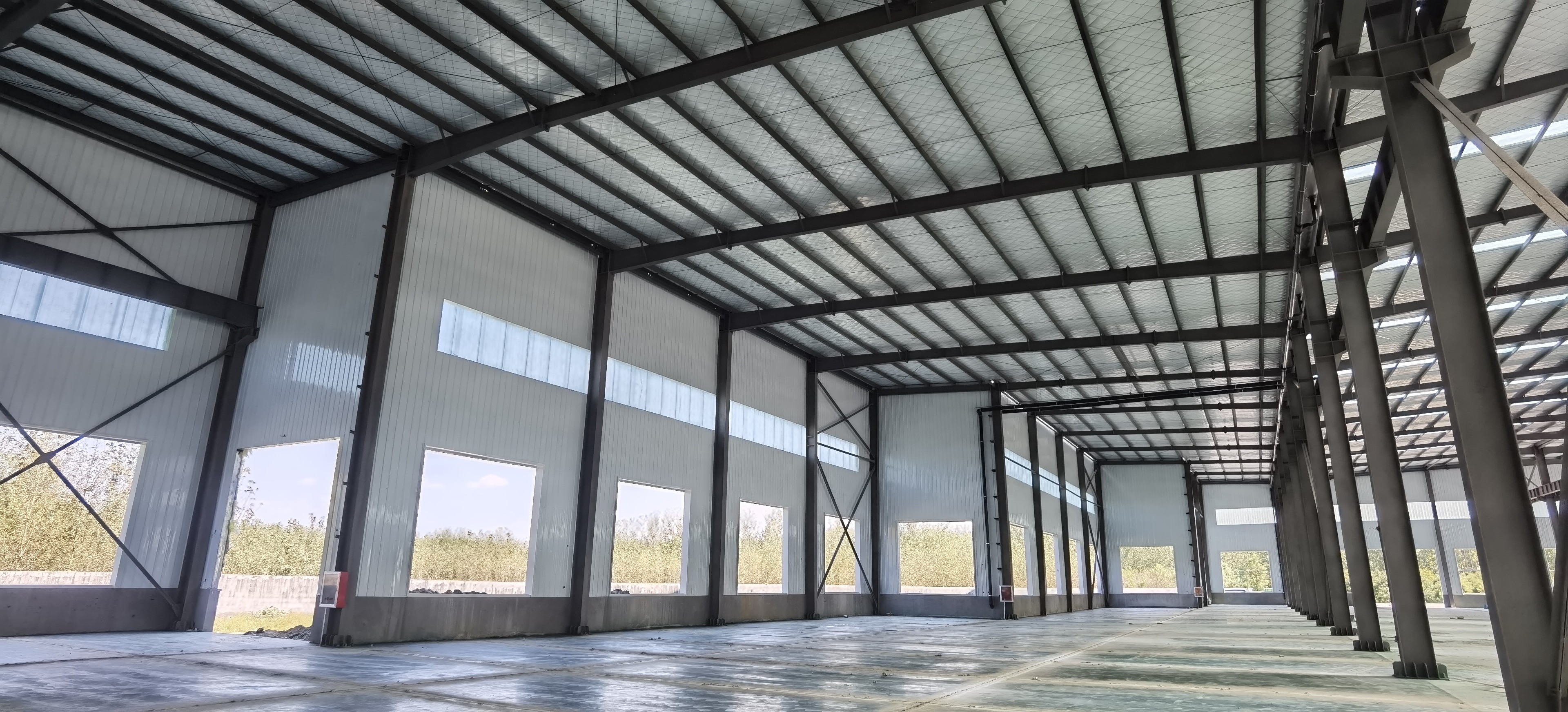 Q235B Steel Structure Building Prefabricated Steel Construction With Insulation Panel