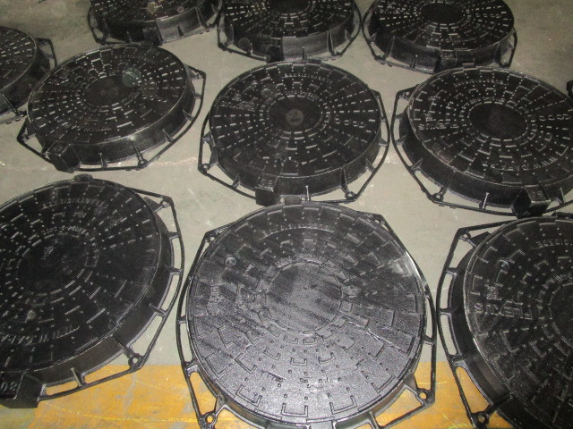 Professional Ductile Iron Manhole Cover Spray Paint Easy To Assemble Customize