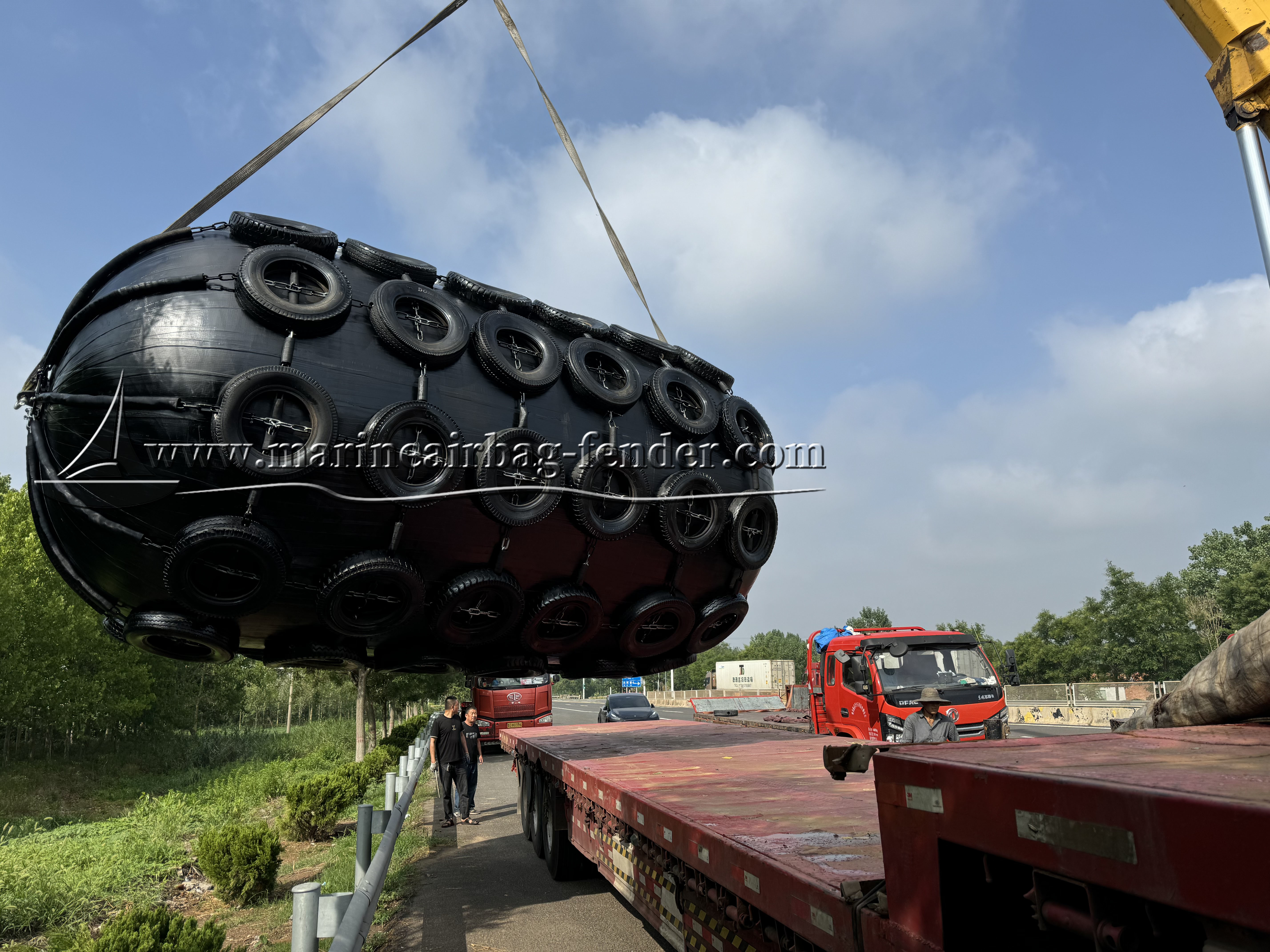 Aging Resistance Pneumatic Rubber Fender Easy Inflate Stainless Flange ISO17357 Standard