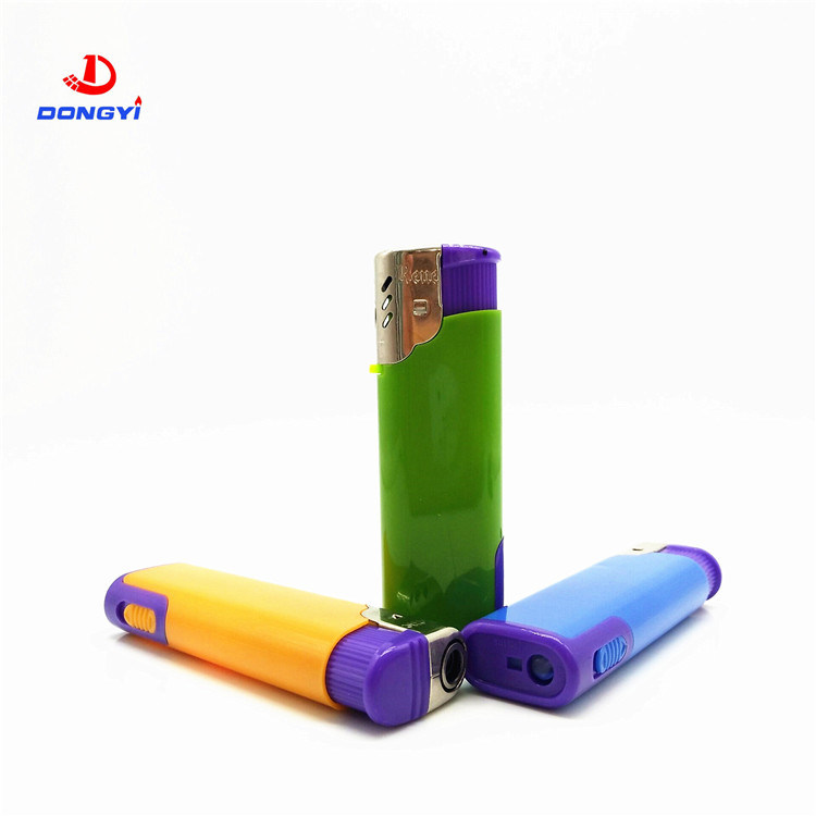 Promotional Price Plastic Refillable Windproof Lighter with LED Lamp