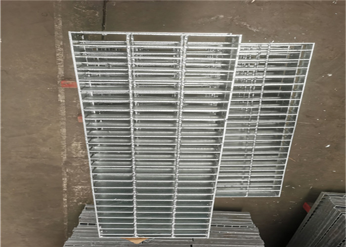 Q235 Hot Dip Galvanized Steel Grating Plate Pressure Locked For Warehouse