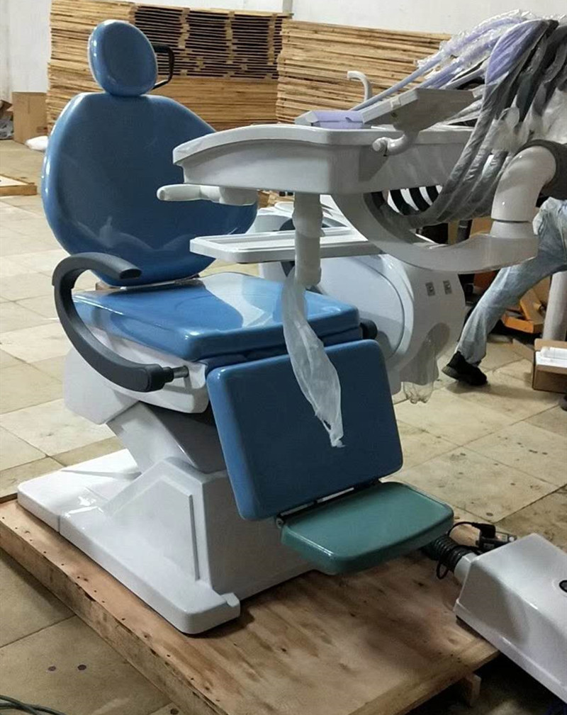 2/4 Holes Ergonomic Dental Chair Unit 24V Noiseless DC Motor