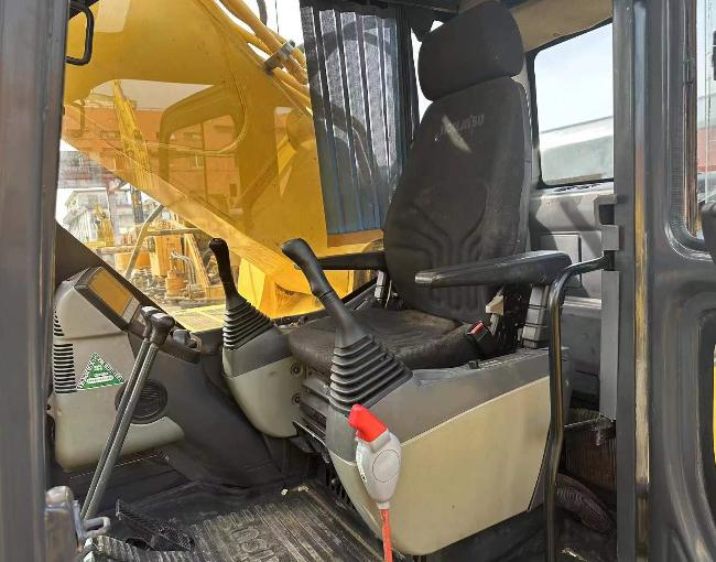 Komatsu PC400-8 Excavator Cab