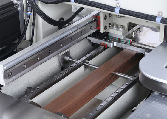 heavy duty stitching machine that sews leather handbag backapck belt
