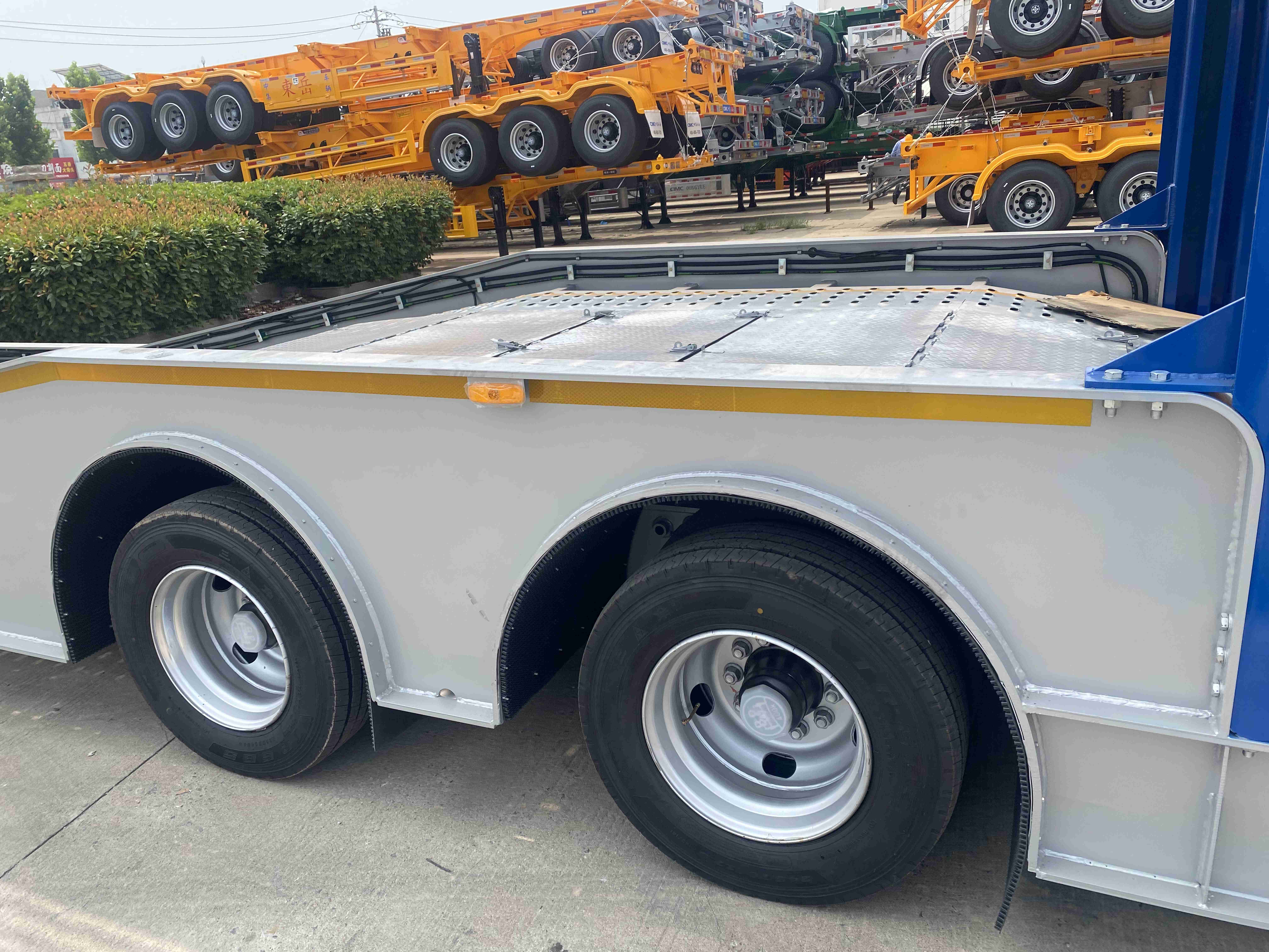 2-3 Axes Vehicle Transport Semi Truck Trailer 9 Car Transport Vehicle Semi Trailer