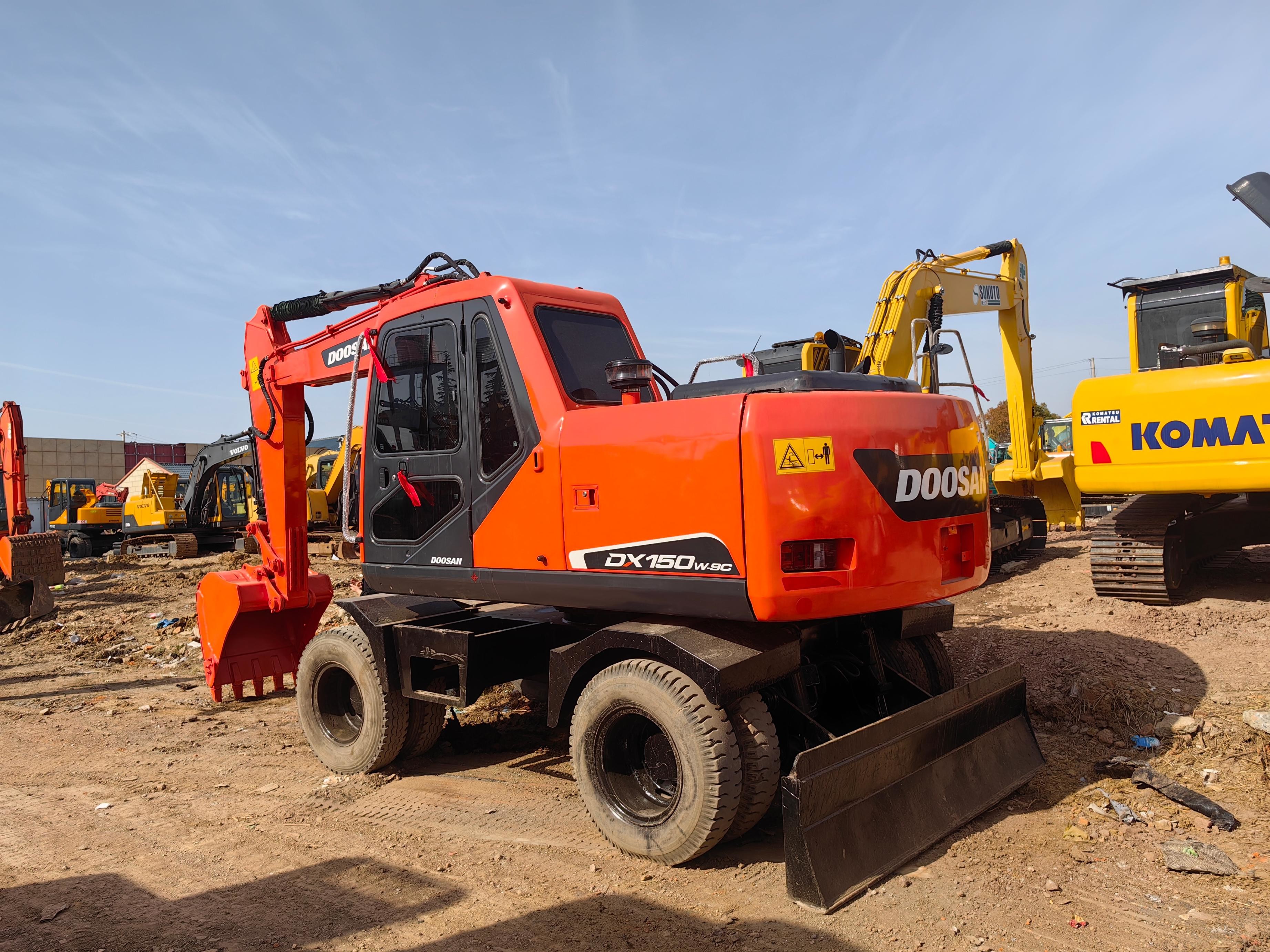 Korea Original Used Doosan Wheel Excavator DX150w-7 With 0.75m3 Bucket Capacity
