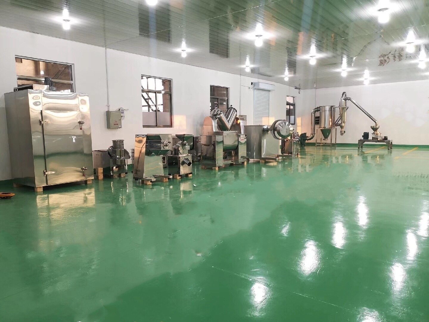 Customized Hot Air Oven Dryer Chinese Medicine Herbs Drying Machine 2.3*2.2*2m