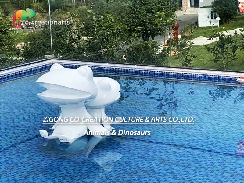 Theme Water Park Fiberglass Animatronic Frog Statue weather resistance