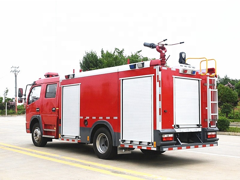 DONGFENG 4cbm 8cbm Water Tank Fire Fighting Truck Firefighter Truck 4×2