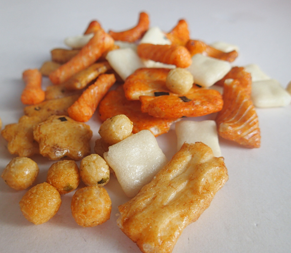 Chinese Snack Manufacturer Good Tasty Snacks Rice Crackers Richy Mixed Rice Cracker