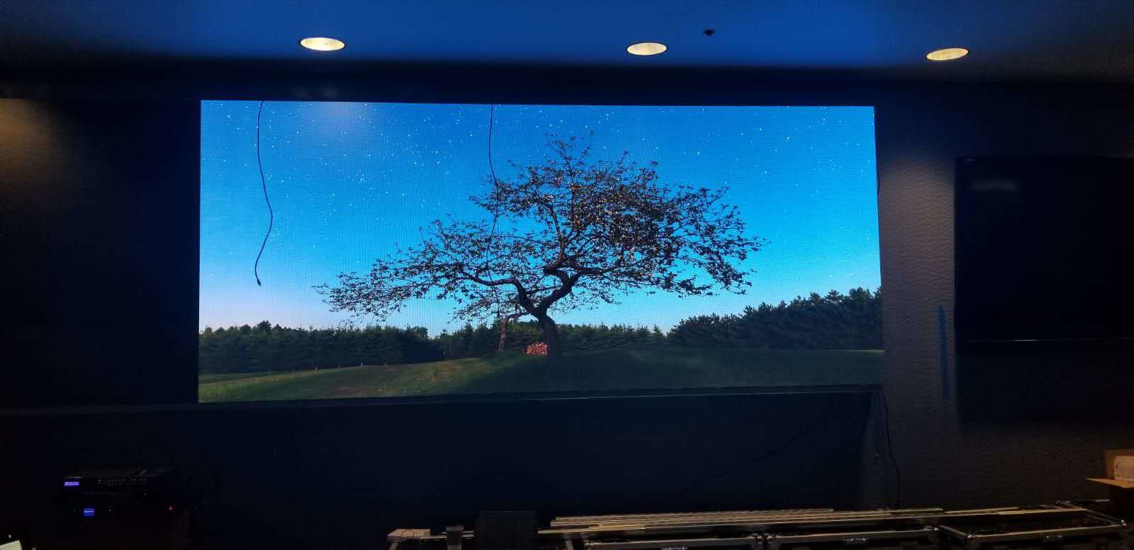 P2 HD Led Display 4k 1100 nits 500w/㎡ SMD1010 Stage Led Video Wall