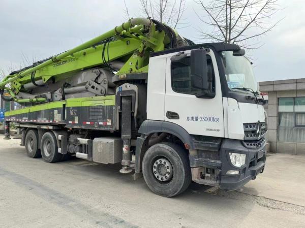 Heavy Duty Zoomlion Concrete Pump Truck 50 Meters High Efficiency Concrete Pump