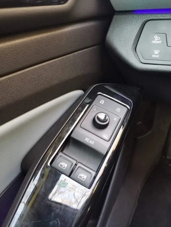 0.67h Fast Charging Electric Car Long Range 425km VW ID 4X New Energy