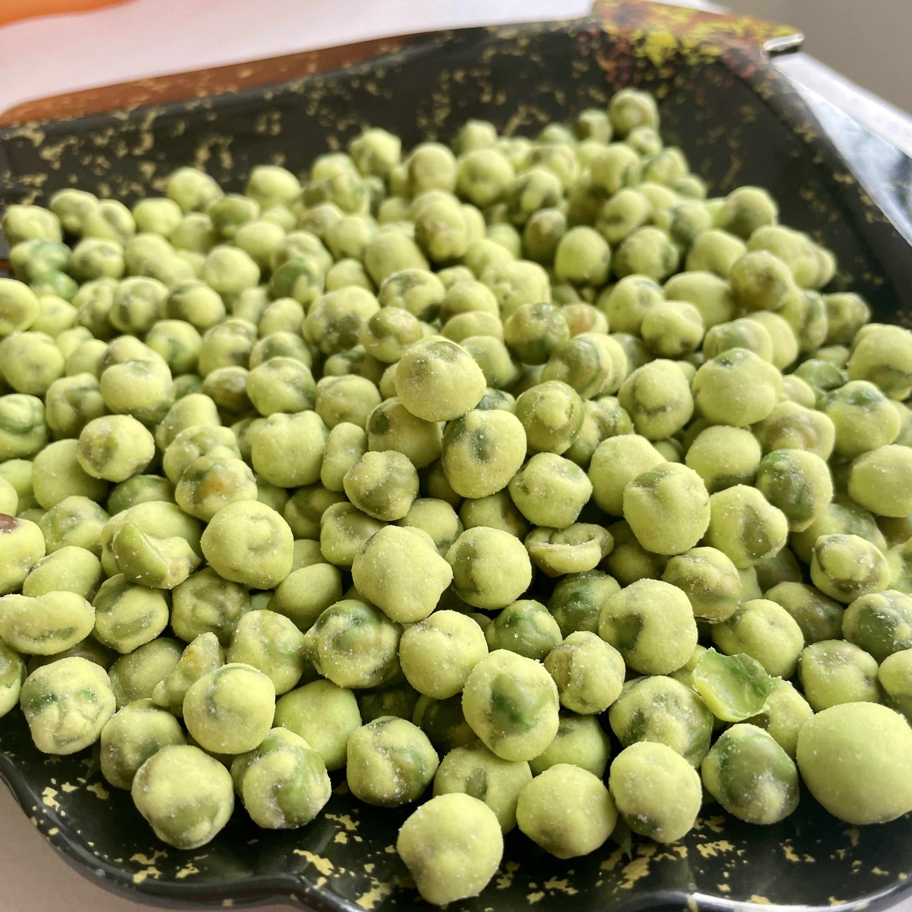 By the BRC Ou Kosher certified, exported to Europe, crispy coated green peas snacks