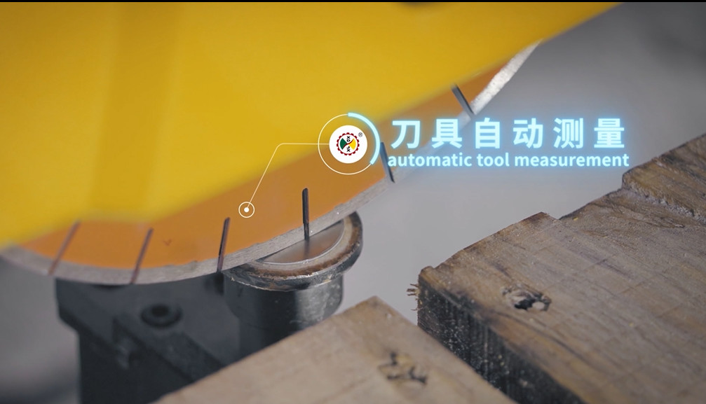 Xianda Italian CNC Multifunctional Countertop Machining Center 5 Axis Bridge Saw Stone Cutting Machine