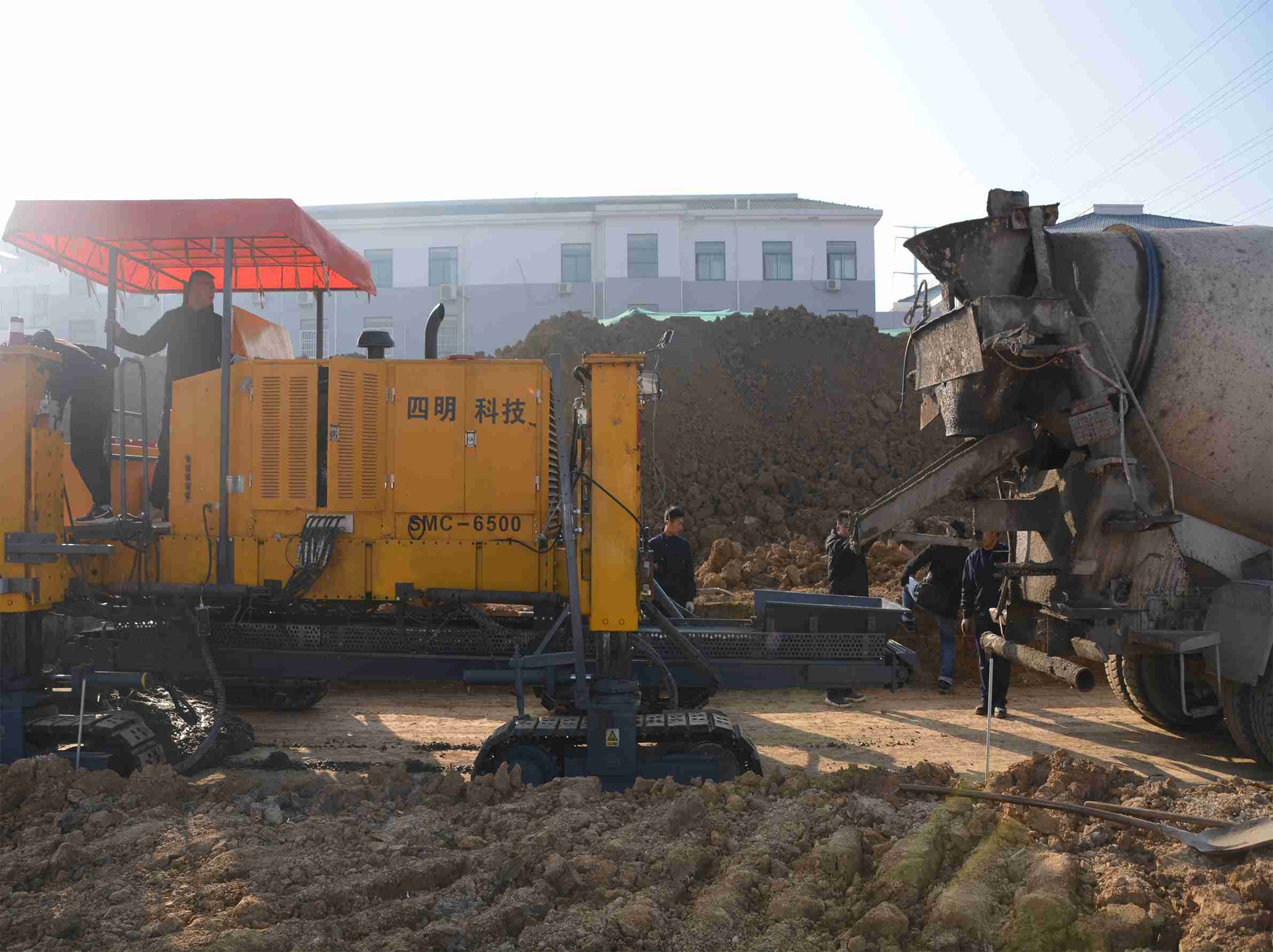 4.5m Negative Gap Construction Slipform Paver With Four Elongated Tracks