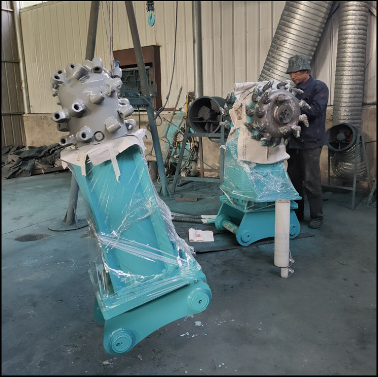 Blue 42CrMo Excavator Rock Grinder Attachment 1450mm Machine Height