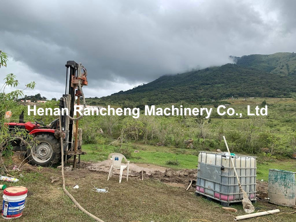 DTH Hydraulic Water Well Drilling Rig Machine 200m Portable Pneumatic Tractor Mounted Drilling Rig
