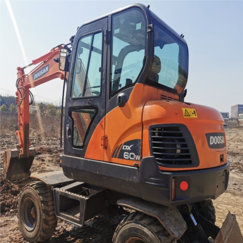 Doosan DX60W Wheel Excavator with YANMAR Engine and 0.21m3 Bucket Capacity