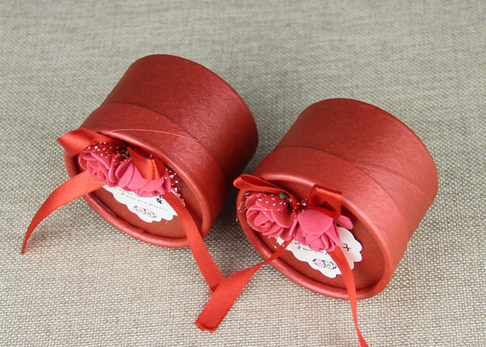 Round Red Ribbon Cardboard Box Packaging Cans Packaging For Wedding Candy Packaging