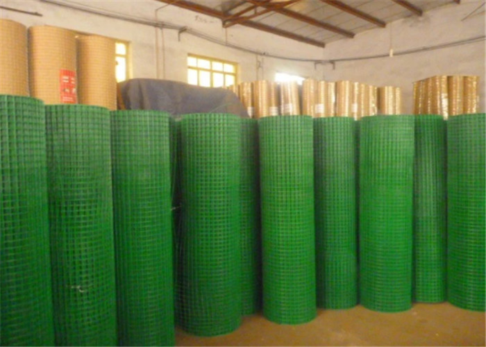 0.7MM 25kg Pvc Coated Welded Wire Fence Mesh Roll 20kg Roll Hole