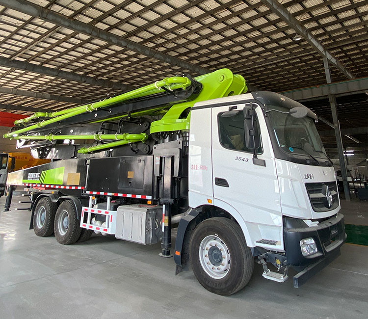 Flexible Machinery Used 52m Mobile Price Concrete Pump Truck WeiChai / Commins Engine