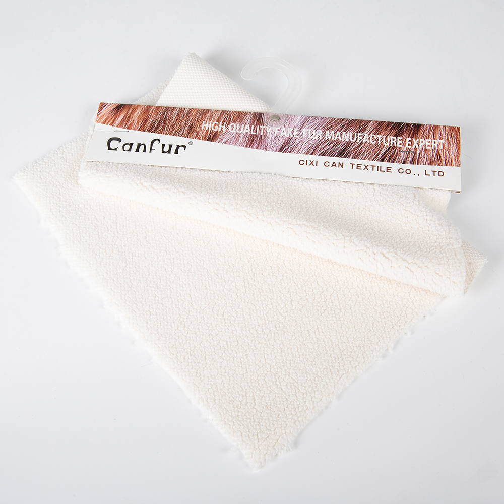 100% Polyester Micro Polar Sheepskin Sherpa Fleece Blanket with Tear-Resistant Material