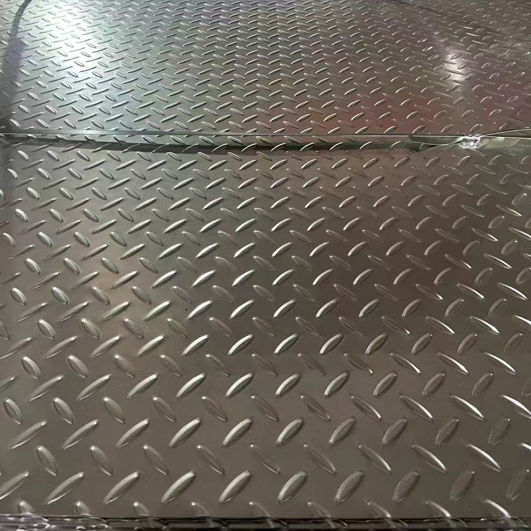AISI201 AISI304 AISI316L AISI2205 Stainless Checkered Plate Thickness 0.5 - 8.0mm