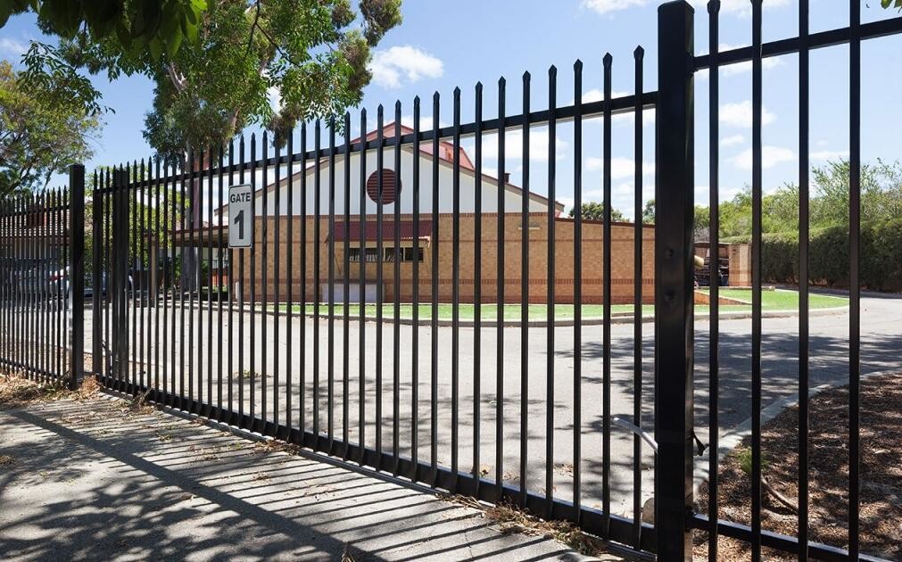 Spear Top Steel tubular Fence