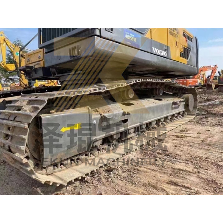 Used Volvo EC240 Excavator with 134 KW Cummins Engine in Excellent Condition