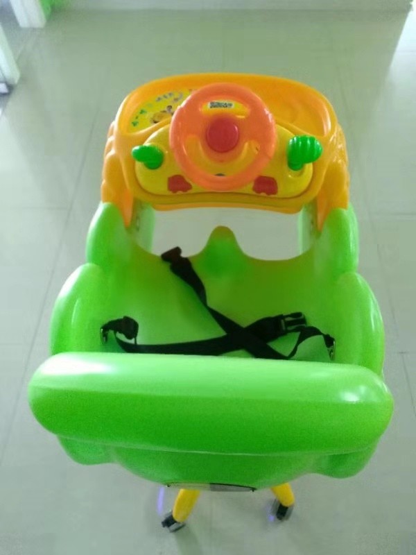 Home Green Sweet Sway Kids Riding Machine With Music Swing / Dining Chair