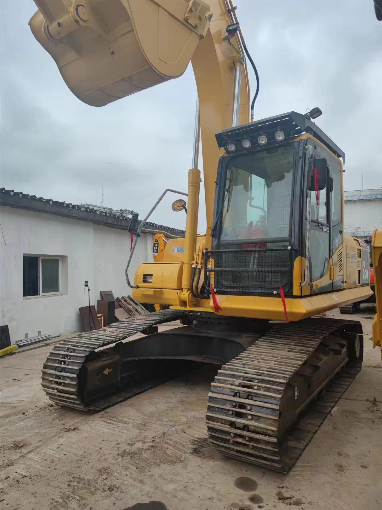 20 Ton Original Color Used Komatsu Excavator Pc200 Construction Excavator