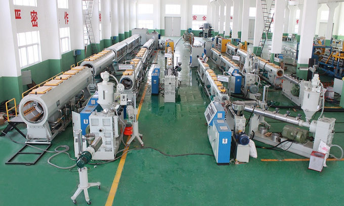 Single Screw Plastic Tube Making Machine , Customized PE Pipe Extrusion Line 2