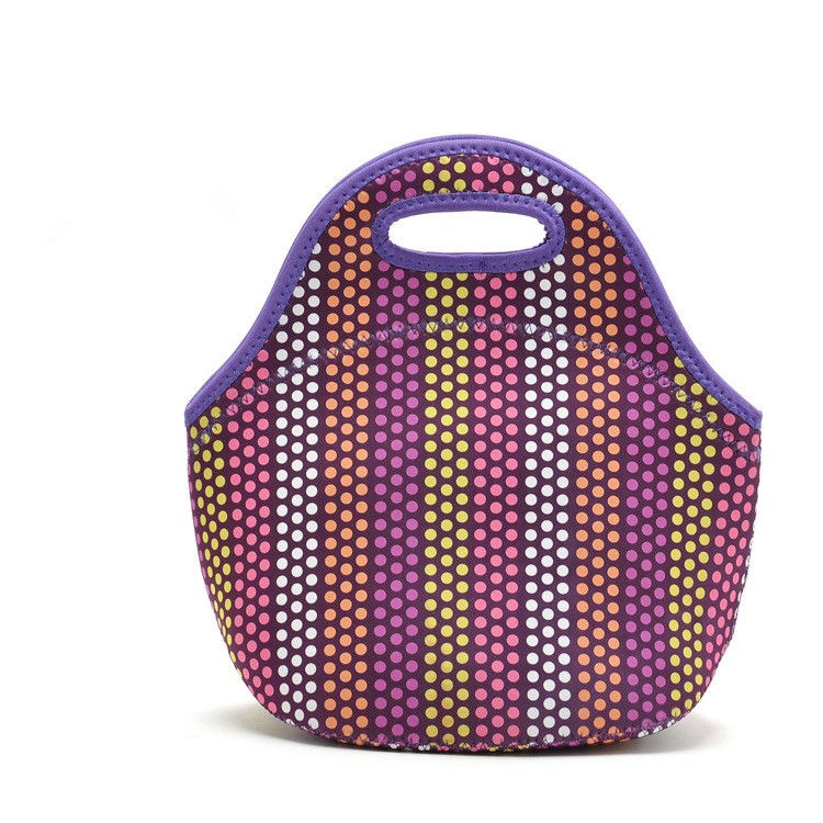 Manufacturers produce customized lunch bags for convenient transportation and good storage