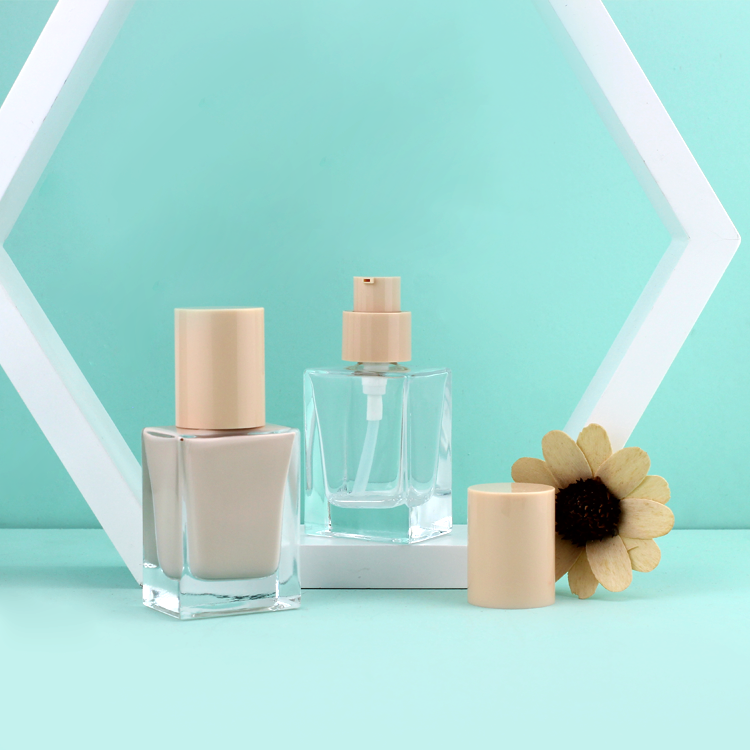 Luxury Small Square 30ml Foundation Bottle Screen Printing With Metal Screw Cap
