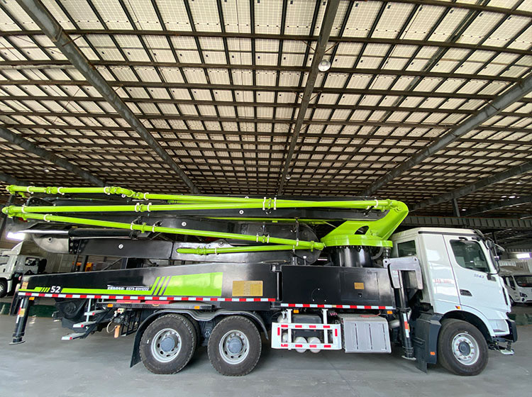 240-470 Horsepower High Concrete Pump Truck For Precise Concrete Pouring With 28-65m Arm