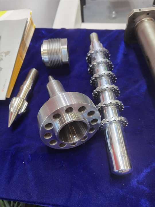 Custom Nitriding Mini Automatic Injection Molding Screw And Barrel Nozzle Tip For Plastic Rubber Machinery Parts
