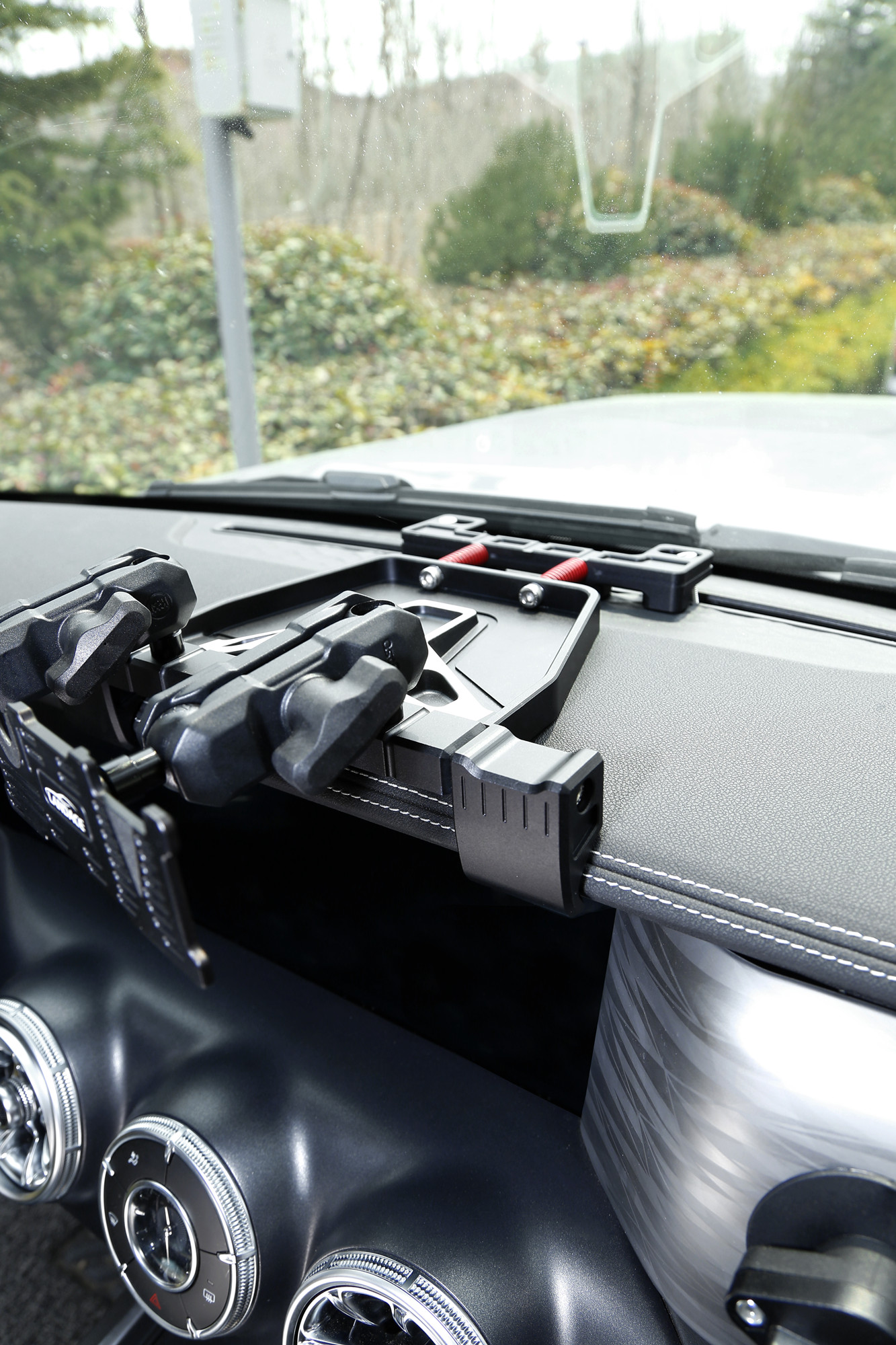 Multi-function Dash Phone Holder Tank 300 Center Console Bracket for Great Wall Car