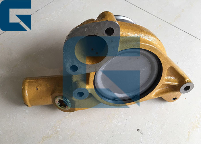 Excavator Spare Parts PC200-3 Engine S6D105 6D105 Water Pump 6136-62-1102