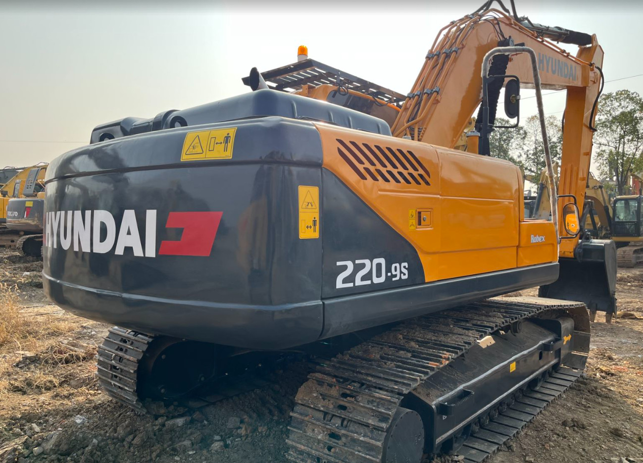 Hyundai 220-9s Korea Brand 800 hours Used Excavators 22000KG Secondhand Crawler Earth Moving Machine