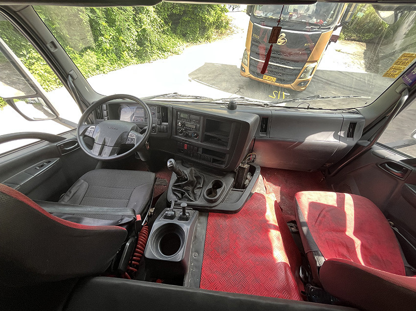 Manual Second Hand Delivery Van 6×4 Drive Mid Capacity Used Delivery Trucks
