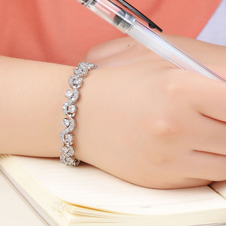 Platinum Plated Clear Cubic Zirconia Tennis Bracelet for Women Jewelry (JDS931WHITE)