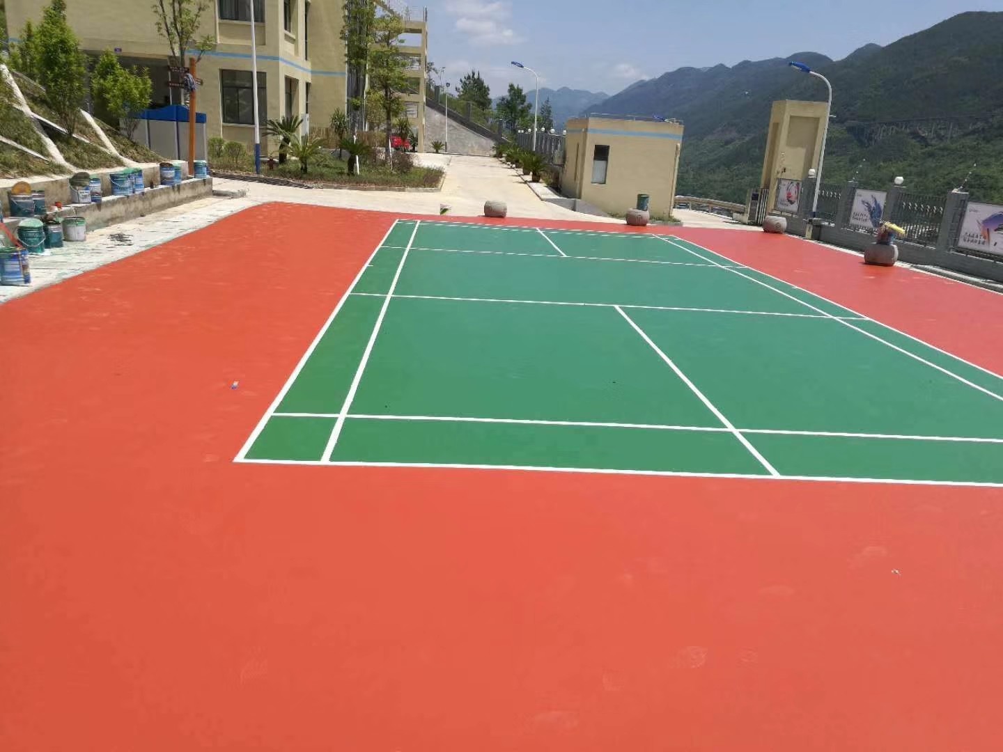 1000*1000mm PU Sport Flooring With 20kg/Drum And Rebound Value 29%