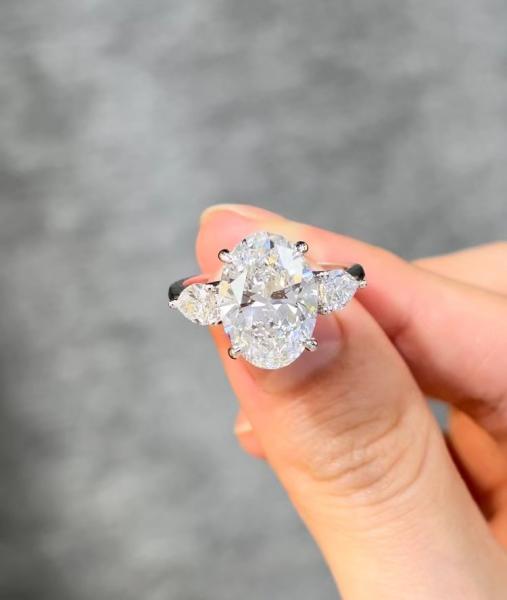 Lab Made Diamond Jewelry Three Stones Engagement Wedding Rings Cultivated