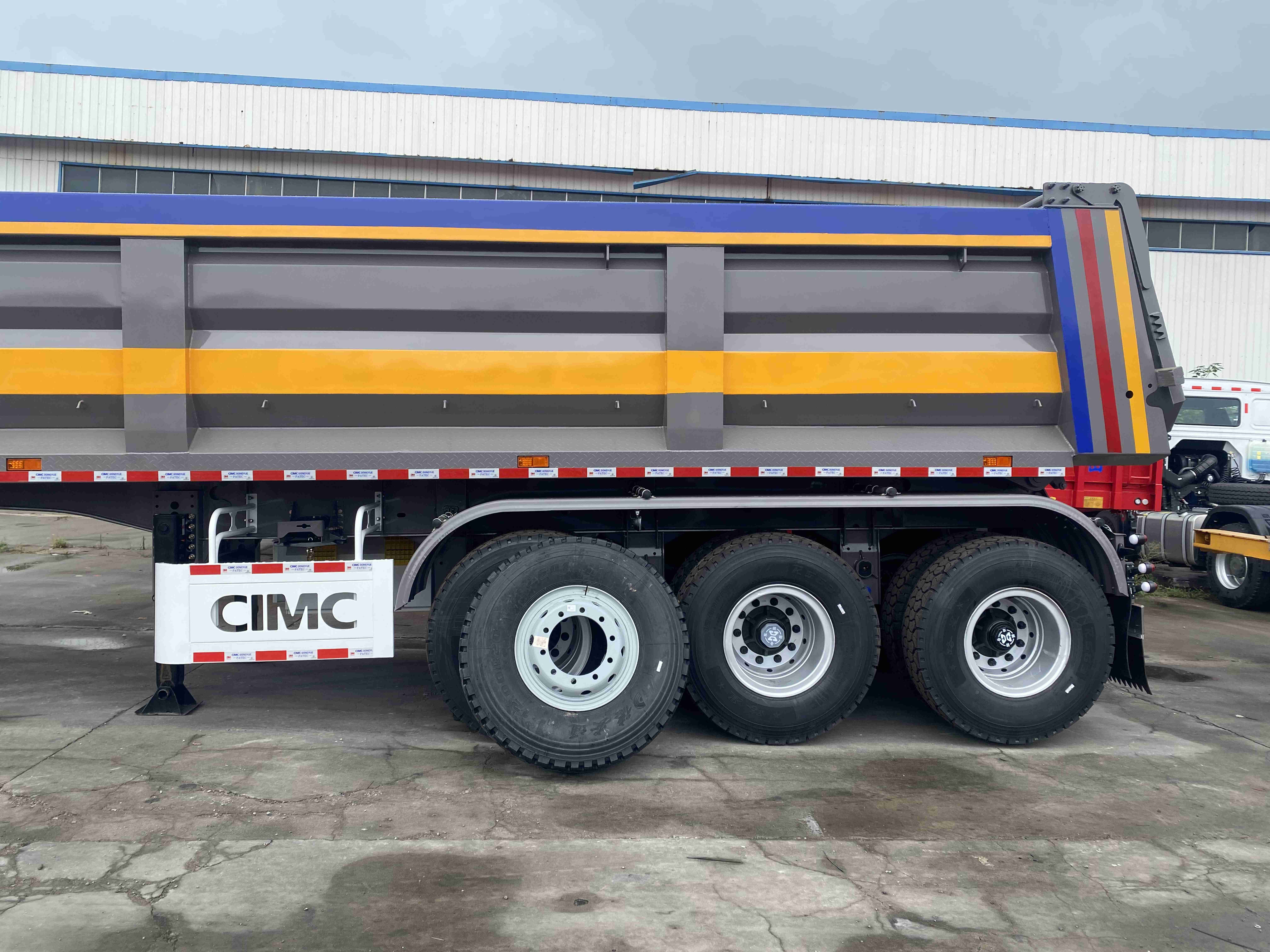 Air Suspension 3-axis 4-axis Hydraulic Lifting Rock Heavy-duty Truck Sand Semi-trailer 60 Ton Rear Flip Semi-trailer