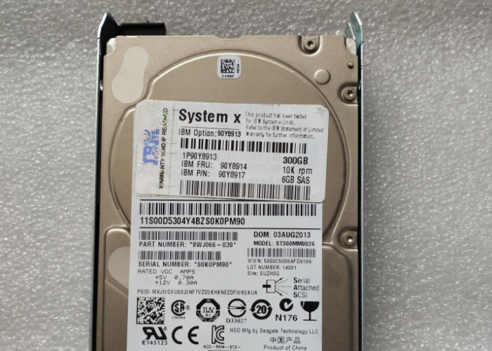 300G 10K 2.5 IBM SAS Drives , Hard Disk Drive System X M4 90Y8913 90Y8914