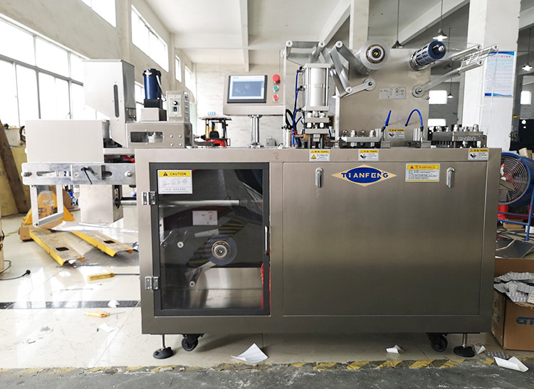 DPB150 Ss304 Flat Type Aluminum-Plastic Blister Packing Machine PLC Touch Screen