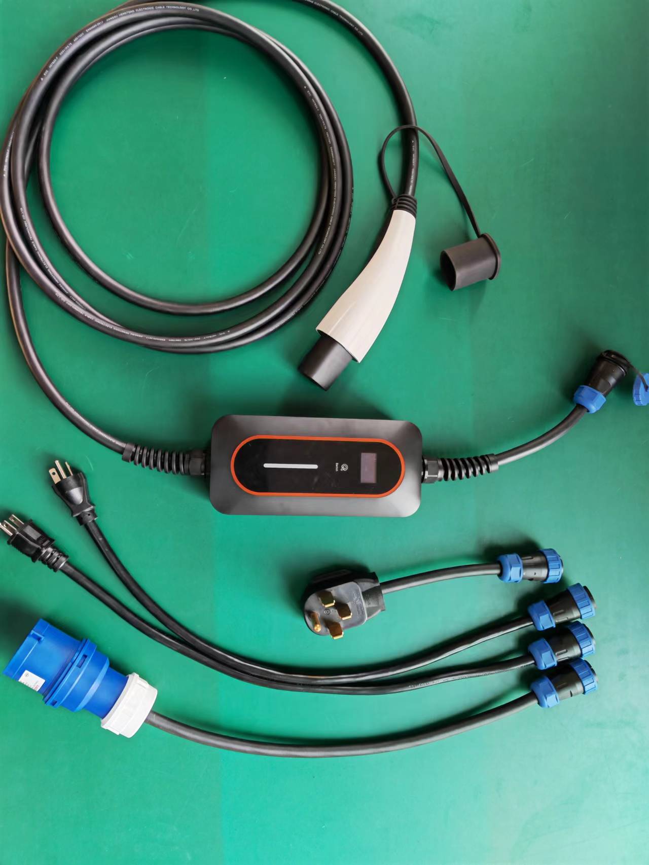 32A NACS Tesla Portable EV Car Charger With Nema 5-15/6-20/14-30/14-50/10-30