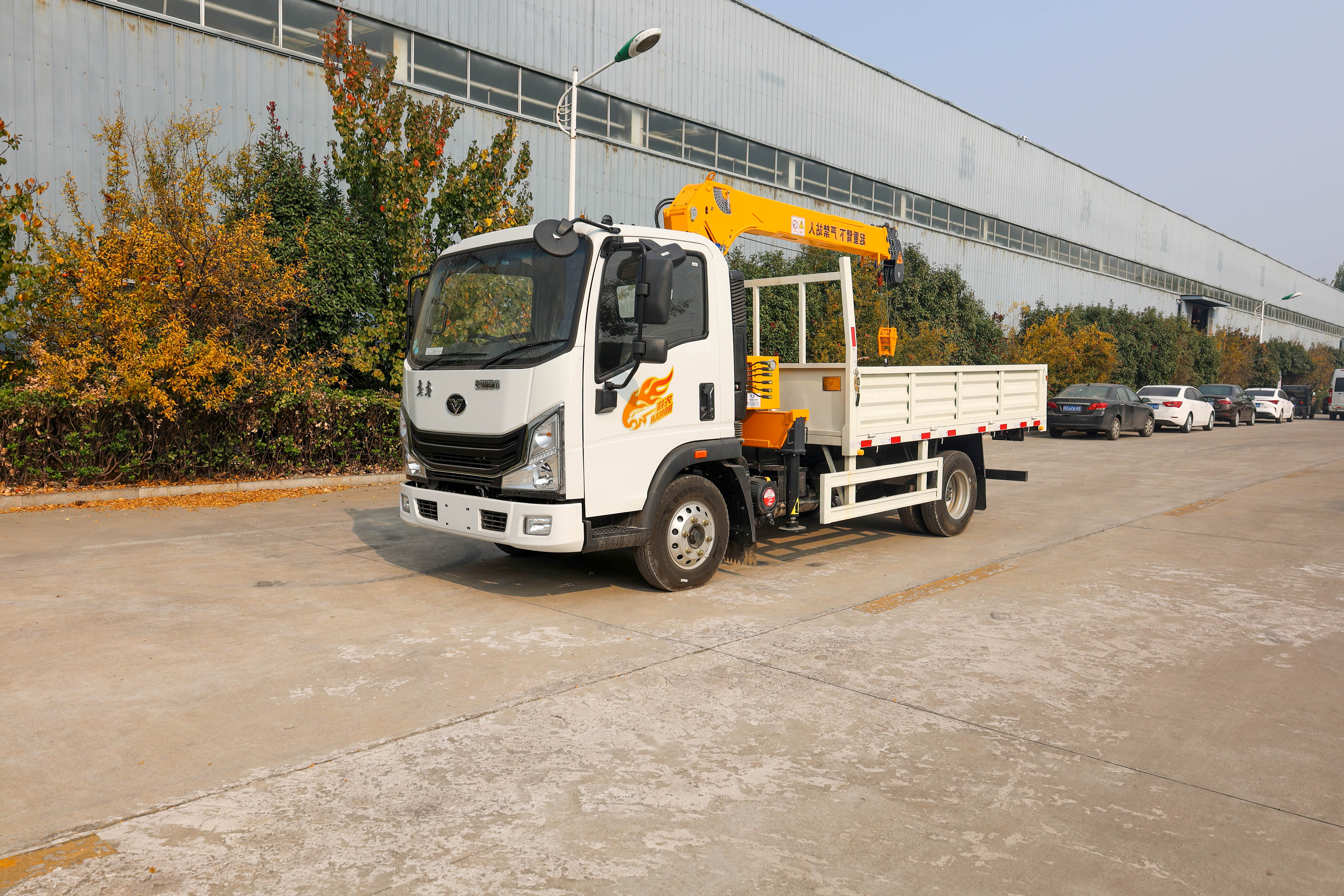 2023 4x2 3.2ton Lift Stiff Boom Truck Telescopic Truck Crans for Sale Mounted Crane Straight 3 / 4 Telescopic Boom 131 HP