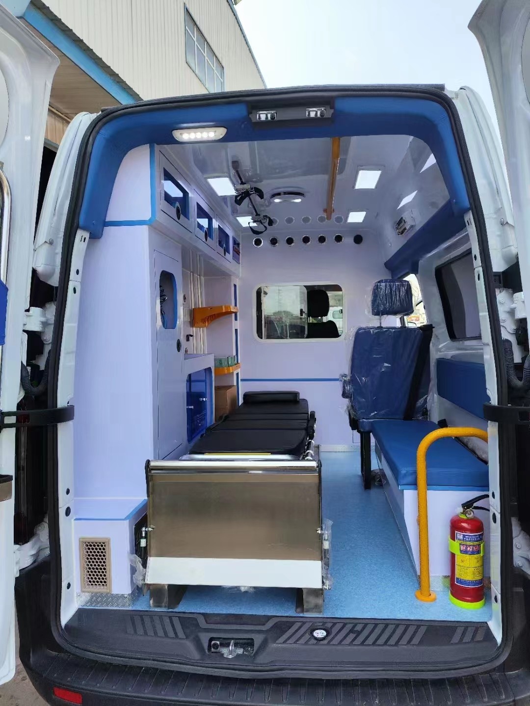3495KG Left Hand Drive Ambulance Euro 5 Standard New Ambulance